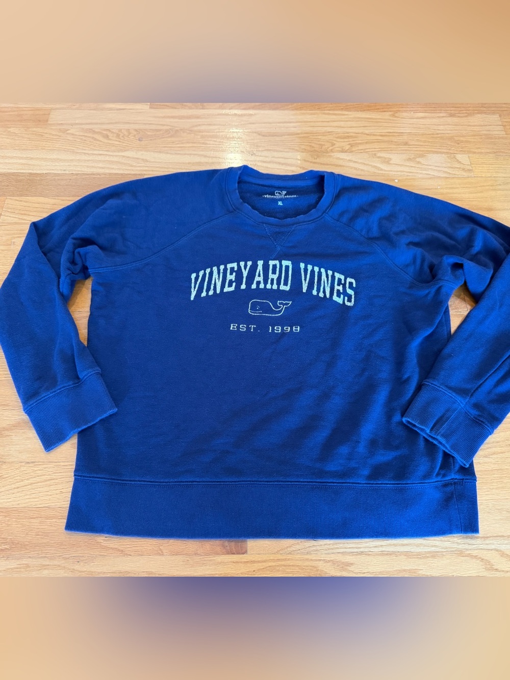 Vineyard Vines Navy Crewneck Sweatshirt with White Logo woman’s XL